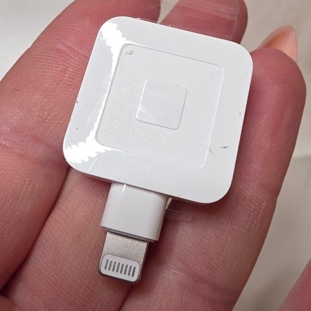 Square Magstripe Credit Card Reader for iPhone iPad Lightning Connector White